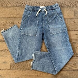 DU/ER Frayed Hem Straight Leg Pull On Jeans